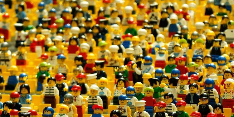 Viele Menschen - LEGO - Faktum Magazin