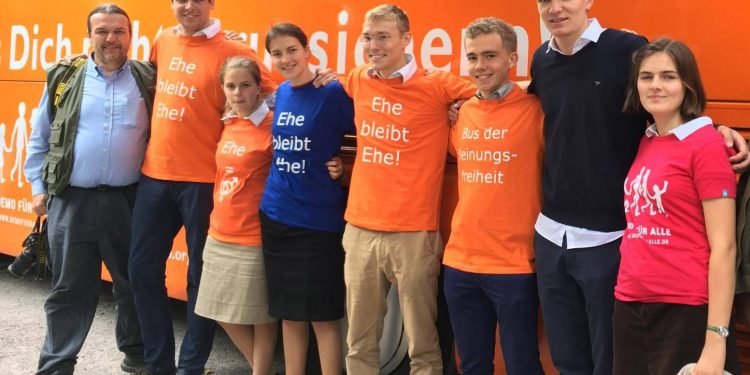 Bus der Meinungsfreiheit - Karlsruhe