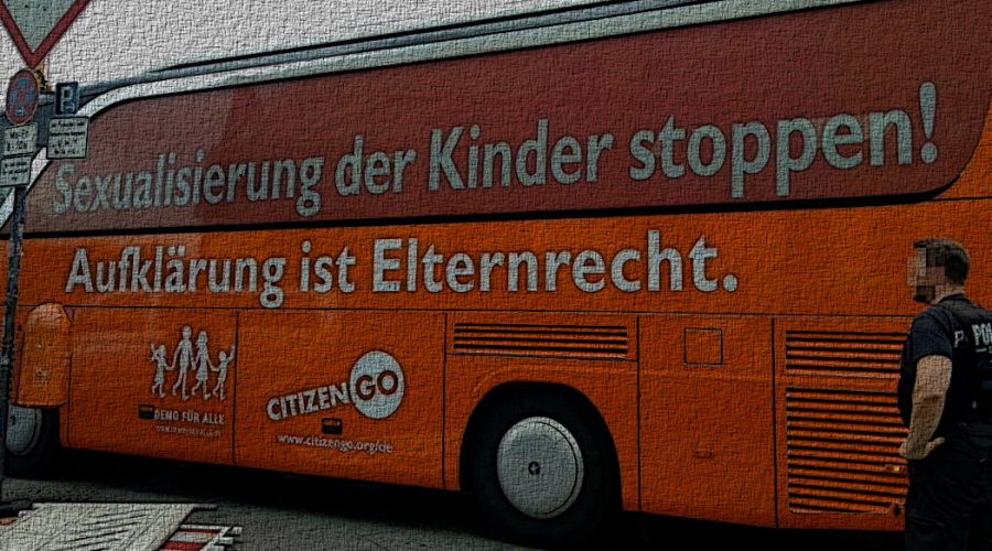 Bus der Meinungsfreiheit in Berlin - Faktum Magazin